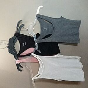 Lot of 4 crop tanks size small